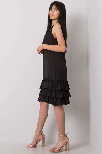 Melna kleita ar volāniem... 2