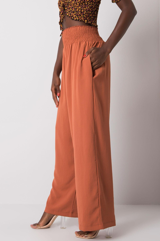 Gaiši brūnas platas bikses no Lareen...