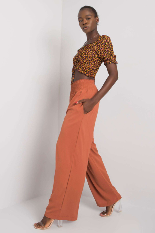 Gaiši brūnas platas bikses no Lareen...