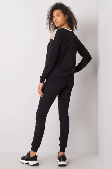 Tumši bēša un melna sporta... 2