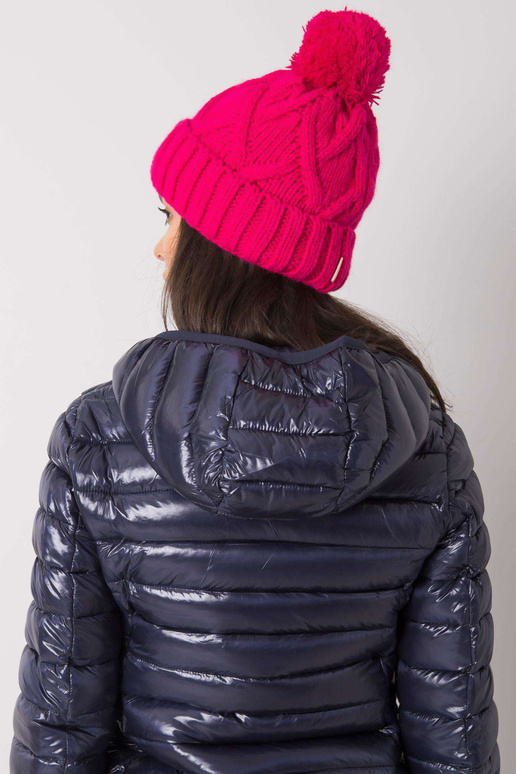 Rozā ziemas cepure ar pomponu