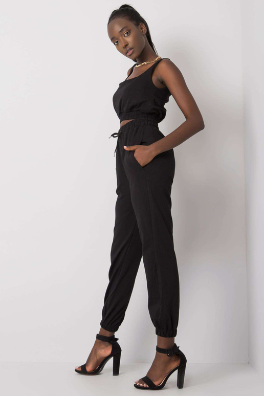 Melns treniņtērpa komplekts Irini