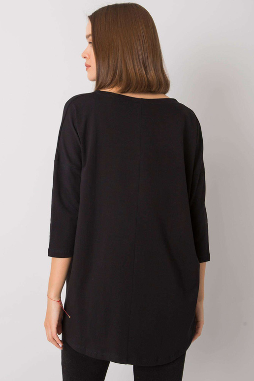 Melna blūze ar Merel uzrakstu