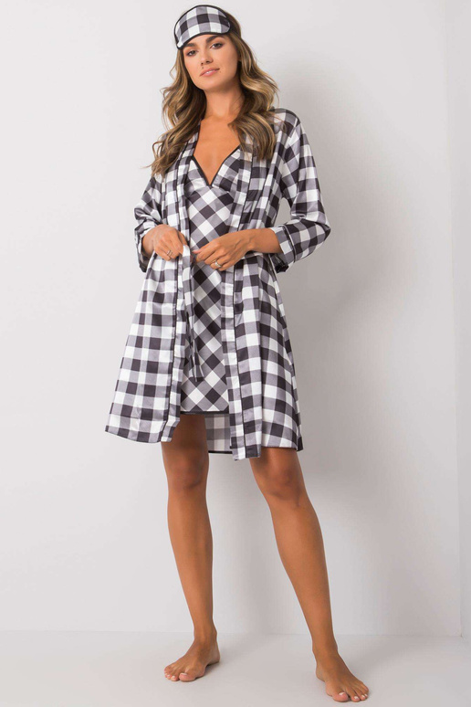 Balts un melns trīsdaļīgs rūtains...