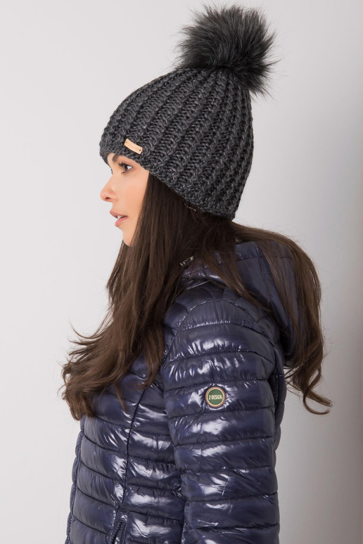Tumši pelēka sieviešu ziemas cepure