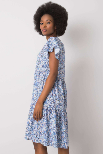 Zila volānu kleita... 2