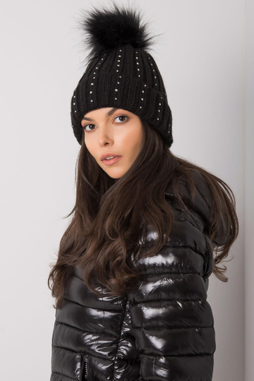 Melna ziemas cepure ar...