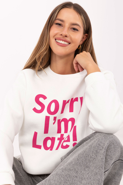 Ekrūrozā džemperis ar uzrakstu Kailee