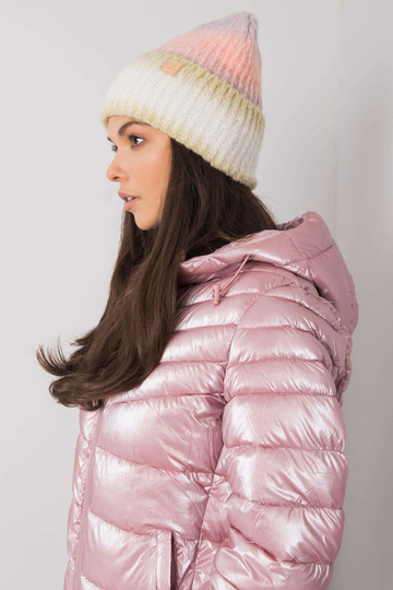 Zaļā un persiku beanie ombre