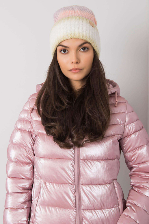 Zaļā un persiku beanie ombre