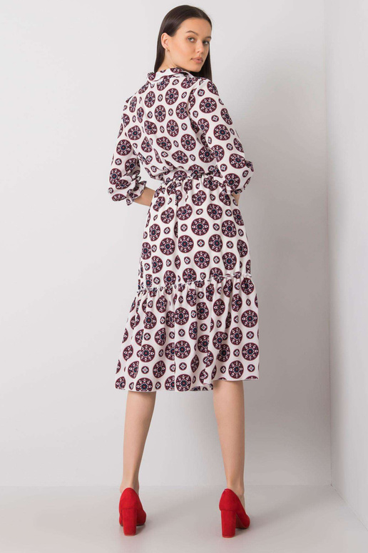 Balta un sarkana kleita ar apdrukām...