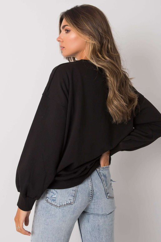 Andželīnas melnais kapucis