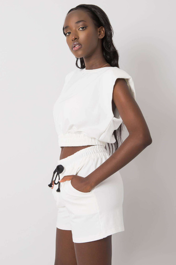 Balts sieviešu komplekts... 2