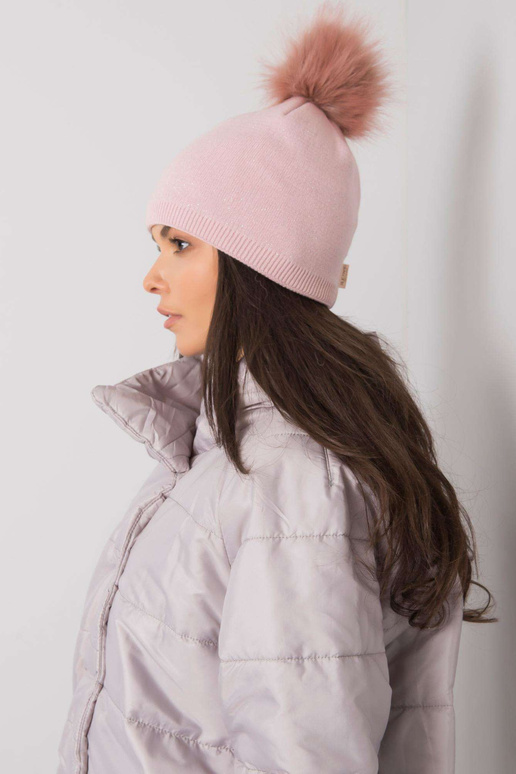 Gaiši rozā polsterēta sieviešu cepure...