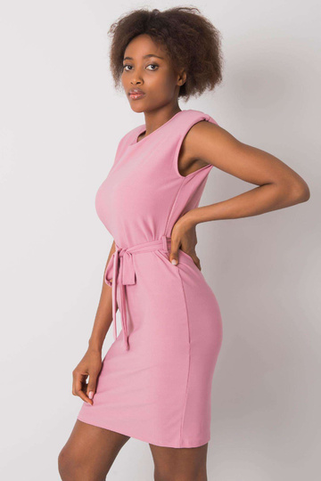 Rozā kleita ar jostu... 2