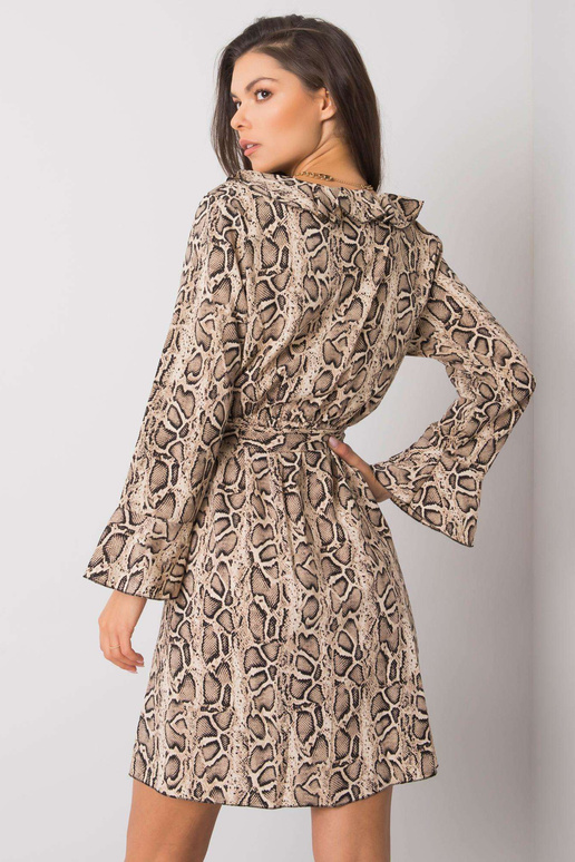 Bēša un melna kleita ar garām...