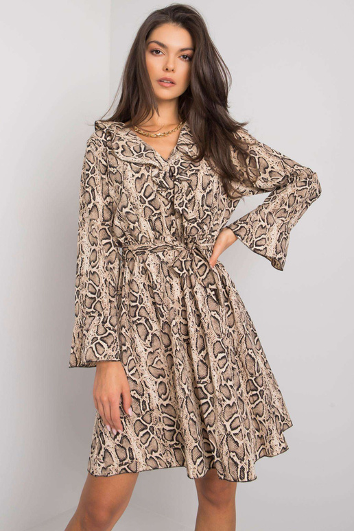 Bēša un melna kleita ar garām...