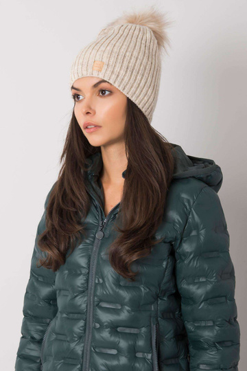 Bēša izolēta sieviešu... 2