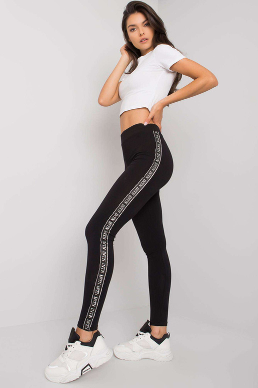 Melni un sudraba legingi ar svītrām...