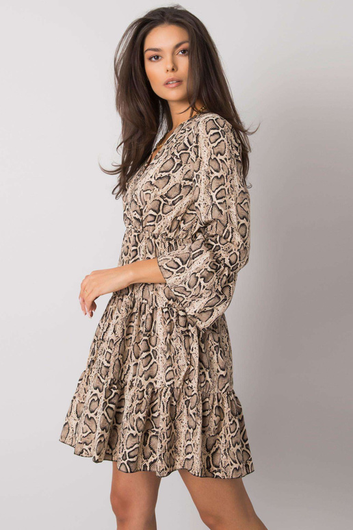 Bēša un melna kleita ar dzīvnieku... Bēša un melna kleita ar dzīvnieku...