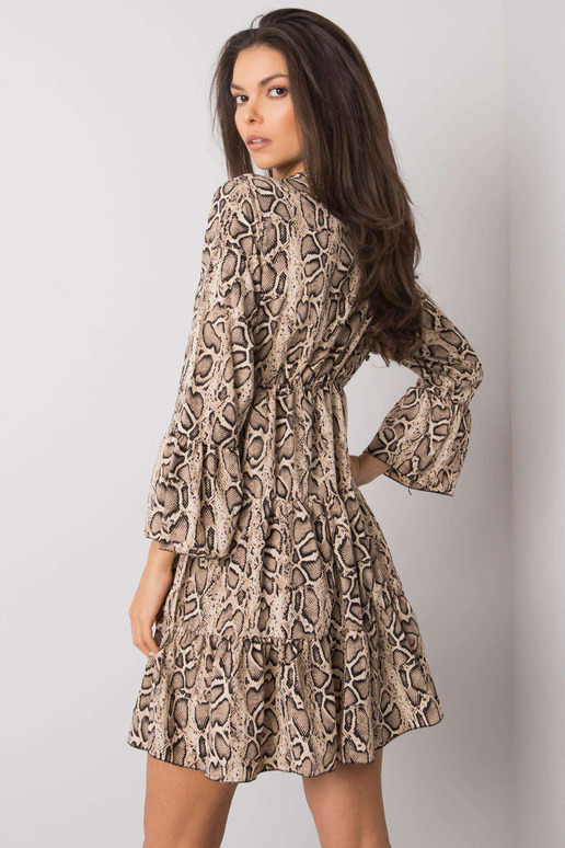 Bēša un melna kleita ar dzīvnieku... Bēša un melna kleita ar dzīvnieku...