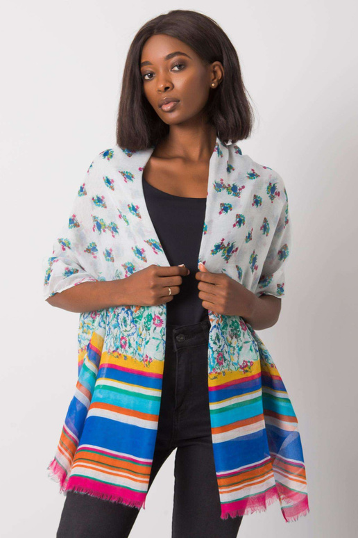 Balts viskozes pleds ar rakstiem