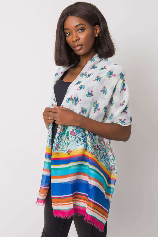 Balts viskozes pleds ar rakstiem