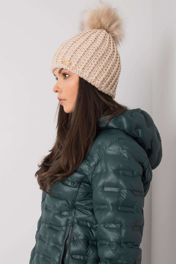 Bēša sieviešu ziemas cepure 2