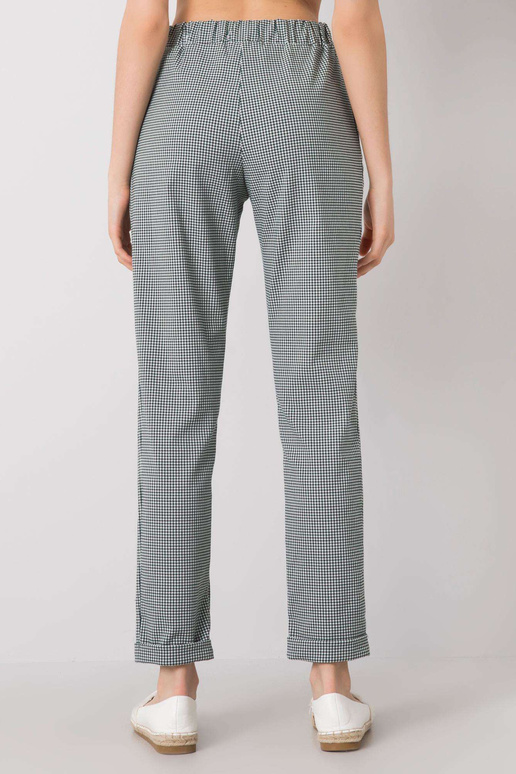 Noreen Melnās un Zaļās Rūtainas Bikses