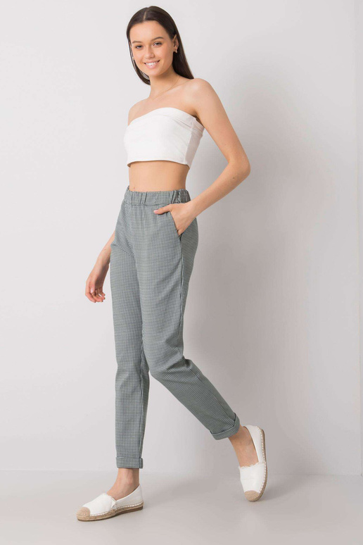 Noreen Melnās un Zaļās Rūtainas Bikses