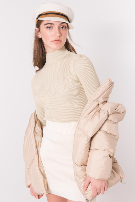 Gaiši bēšs rievotais golfs BSL