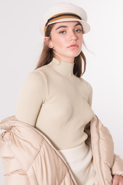 Gaiši bēšs rievotais golfs BSL