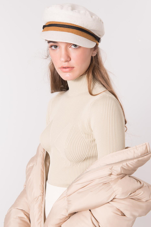 Gaiši bēšs rievotais golfs BSL