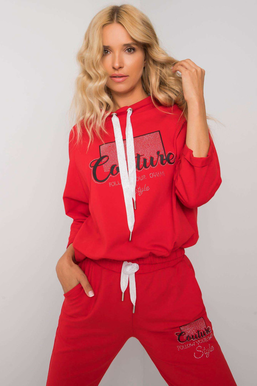 Sarkans komplekts ar Martille... Sarkans komplekts ar Martille...