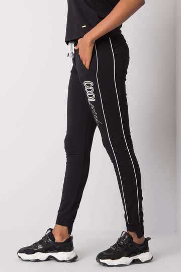 Melnas sporta bikses ar... 2