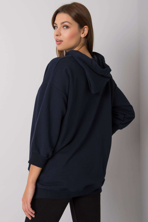 Tumši zils sporta krekls ar kabatām...