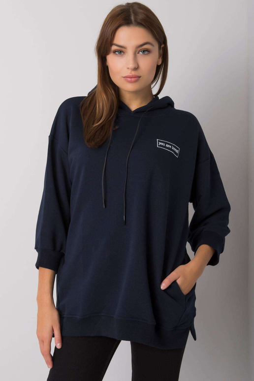 Tumši zils sporta krekls ar kabatām...