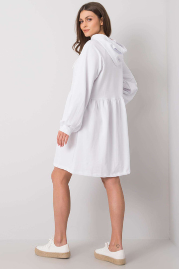 Balta kleita ar kapuci... 2