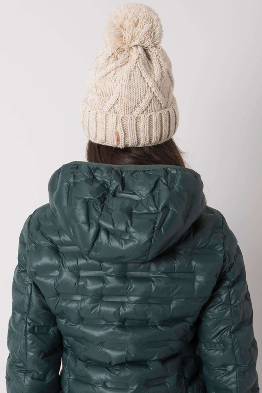 Bēša ziemas cepure ar pomponu