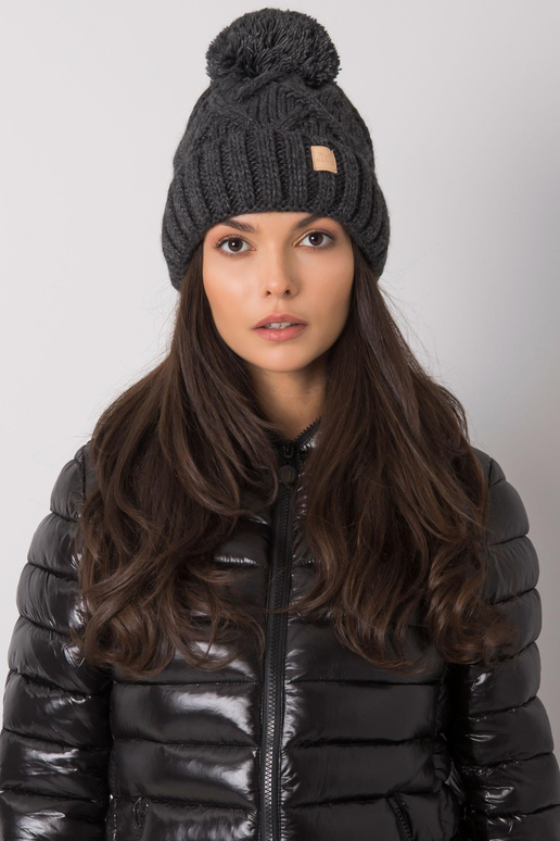 Tumši pelēka ziemas cepure ar pušķi