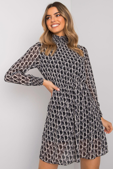 Melna kleita ar apdruku...