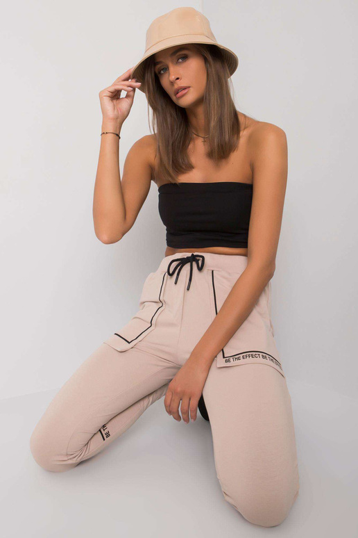 Gaiši bēšas Winsley kokvilnas sporta... Gaiši bēšas Winsley kokvilnas sporta...