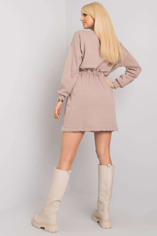 Tumši bēša oversize kleita Kelbi RUE... Tumši bēša oversize kleita Kelbi RUE...