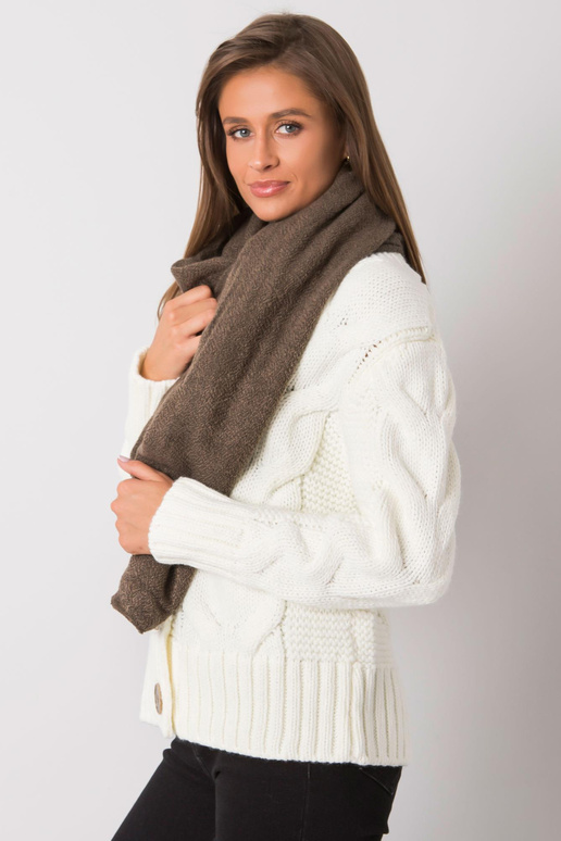 Tumši bēša adīta šalle