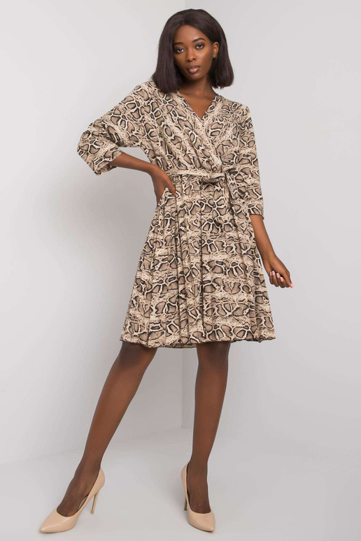 Bēša un melna kleita ar Fatimah apdrukām