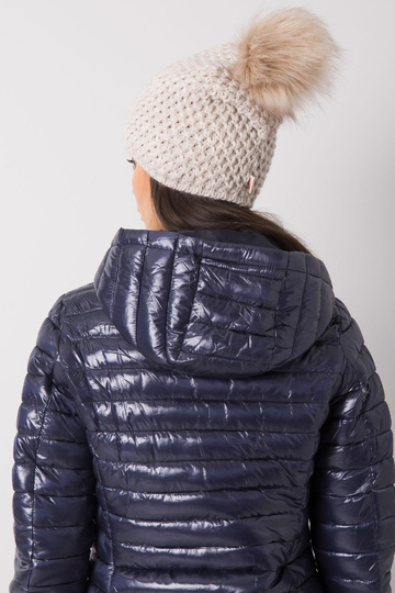 Bēša ziemas cepure ar pomponu 2