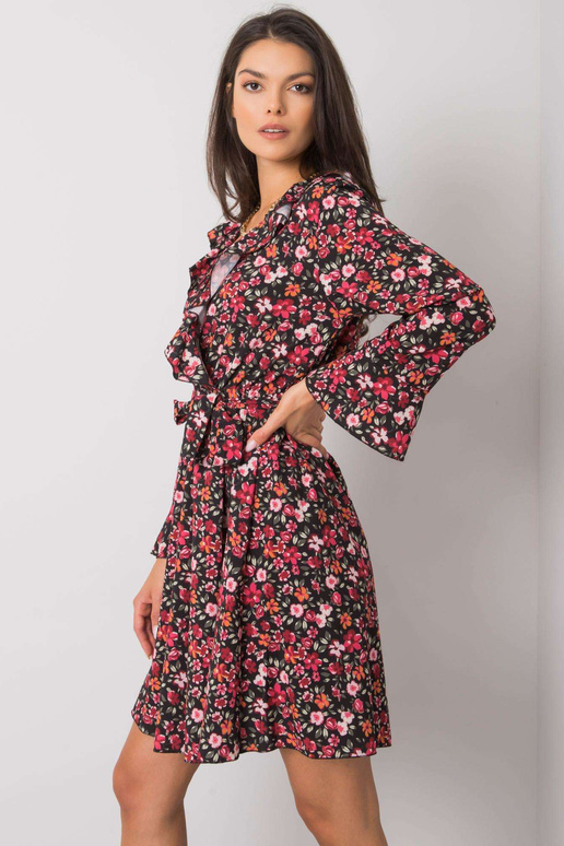 Melna un sarkana kleita ar ziediem...