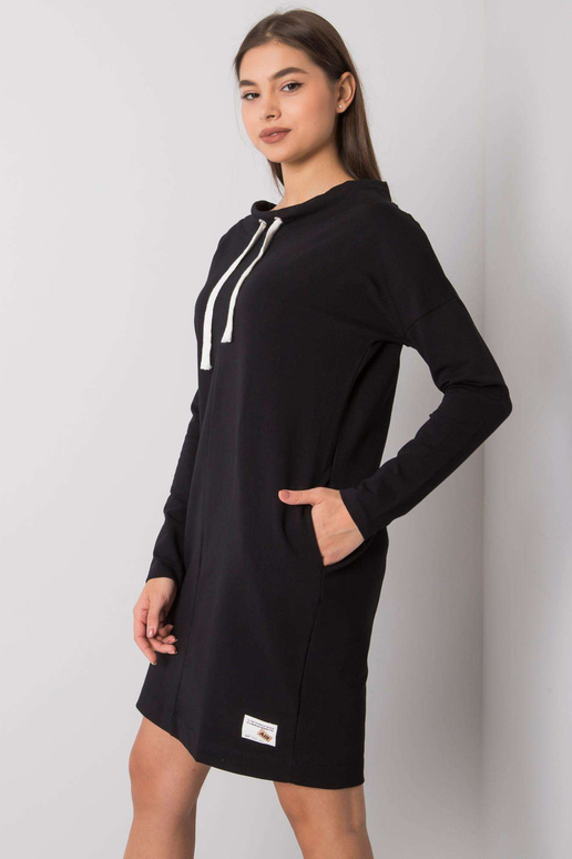 Melna Meriden kleita