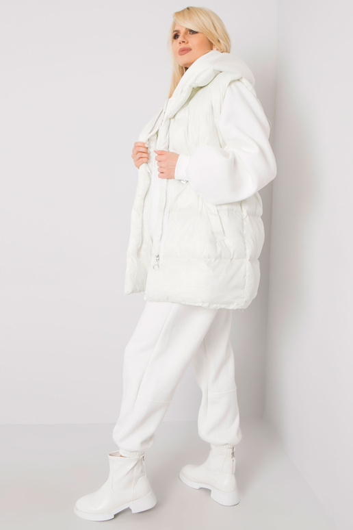 Ecru trīsdaļīgs komplekts ar vesti...