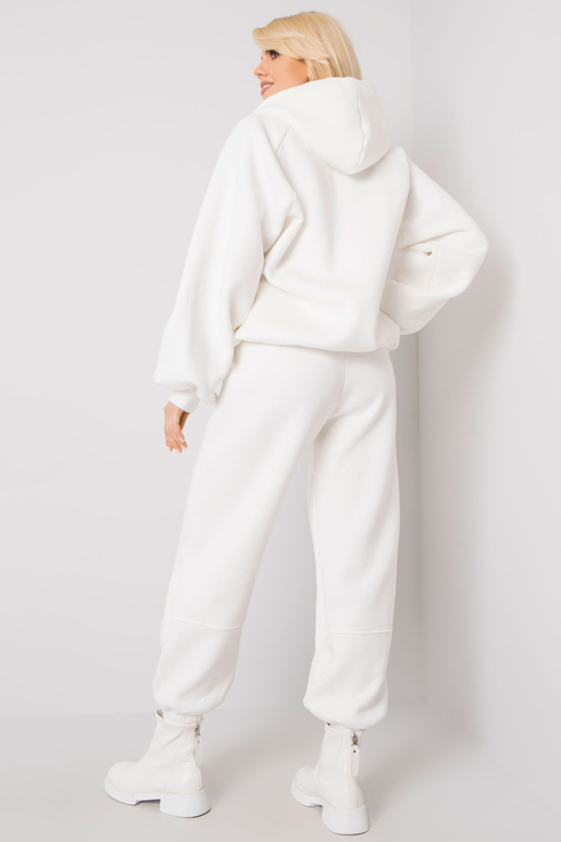 Ecru trīsdaļīgs komplekts ar vesti...